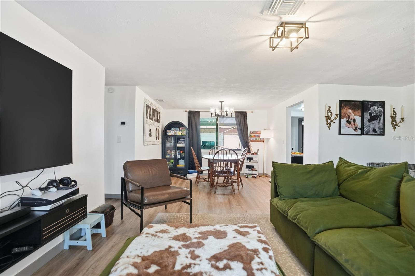 Living Room/Dining Room