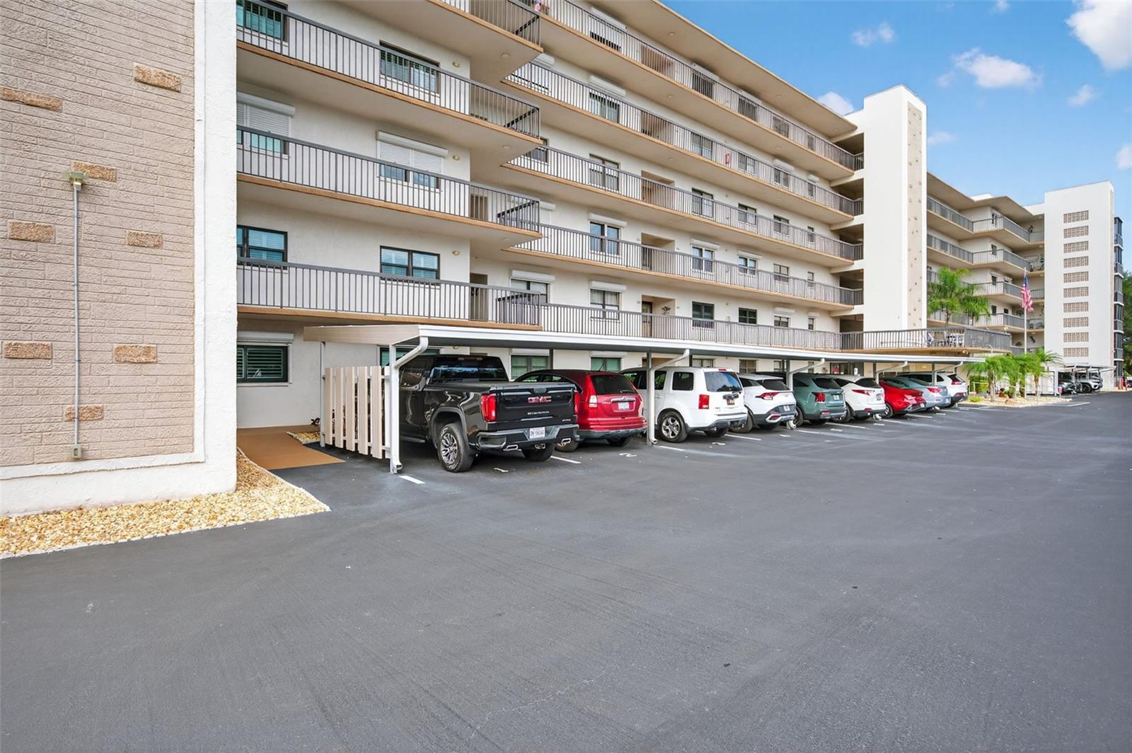 Front of Syracuse Building