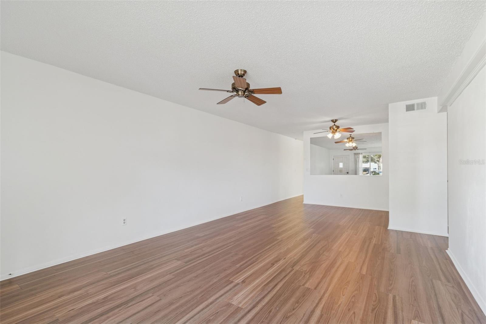 Living room/Dining room