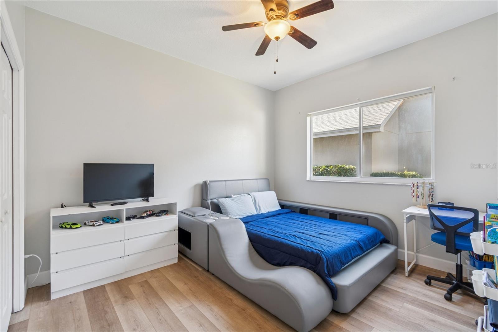 Guest bedroom. New flooring in all bedrooms.