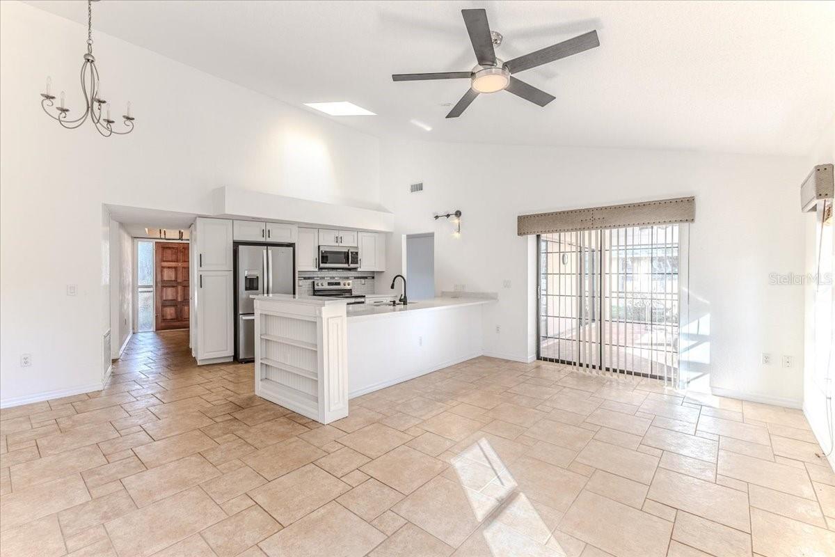 Breakfast Nook, Family Room & Kitchen