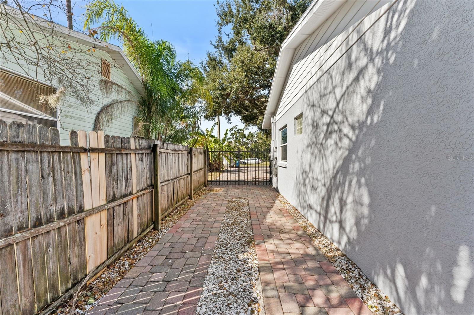 Long Driveway with Gate!