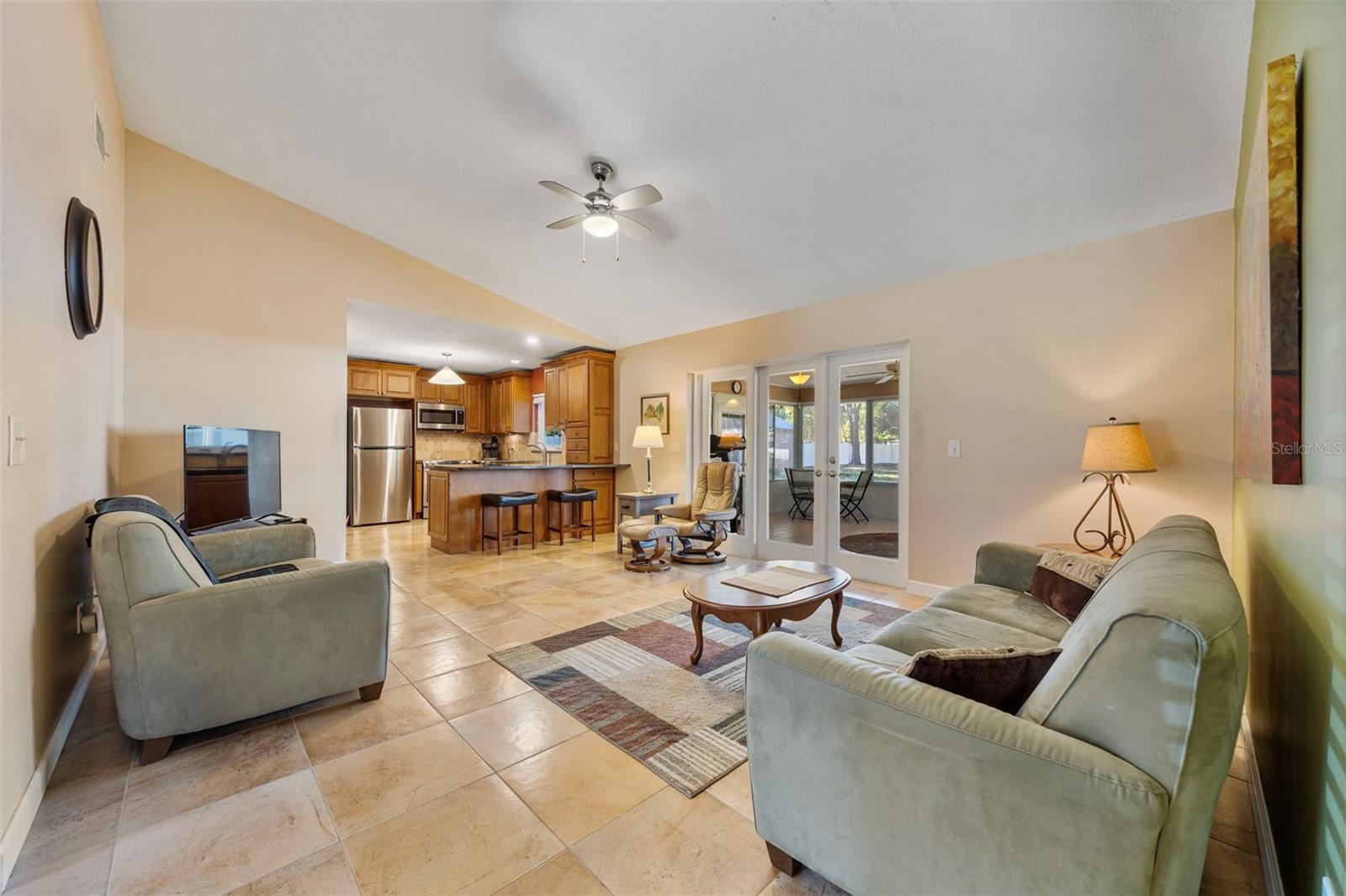 Family room/kitchen combo
