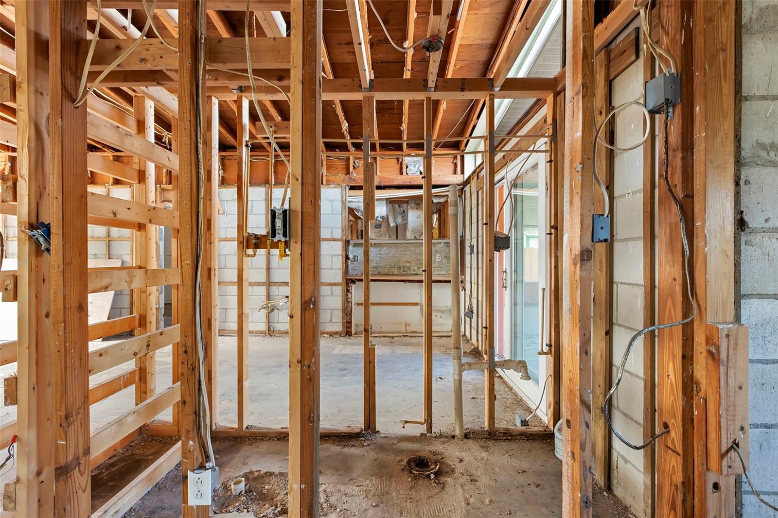 Bath 3/ ensuite to bedroom 3