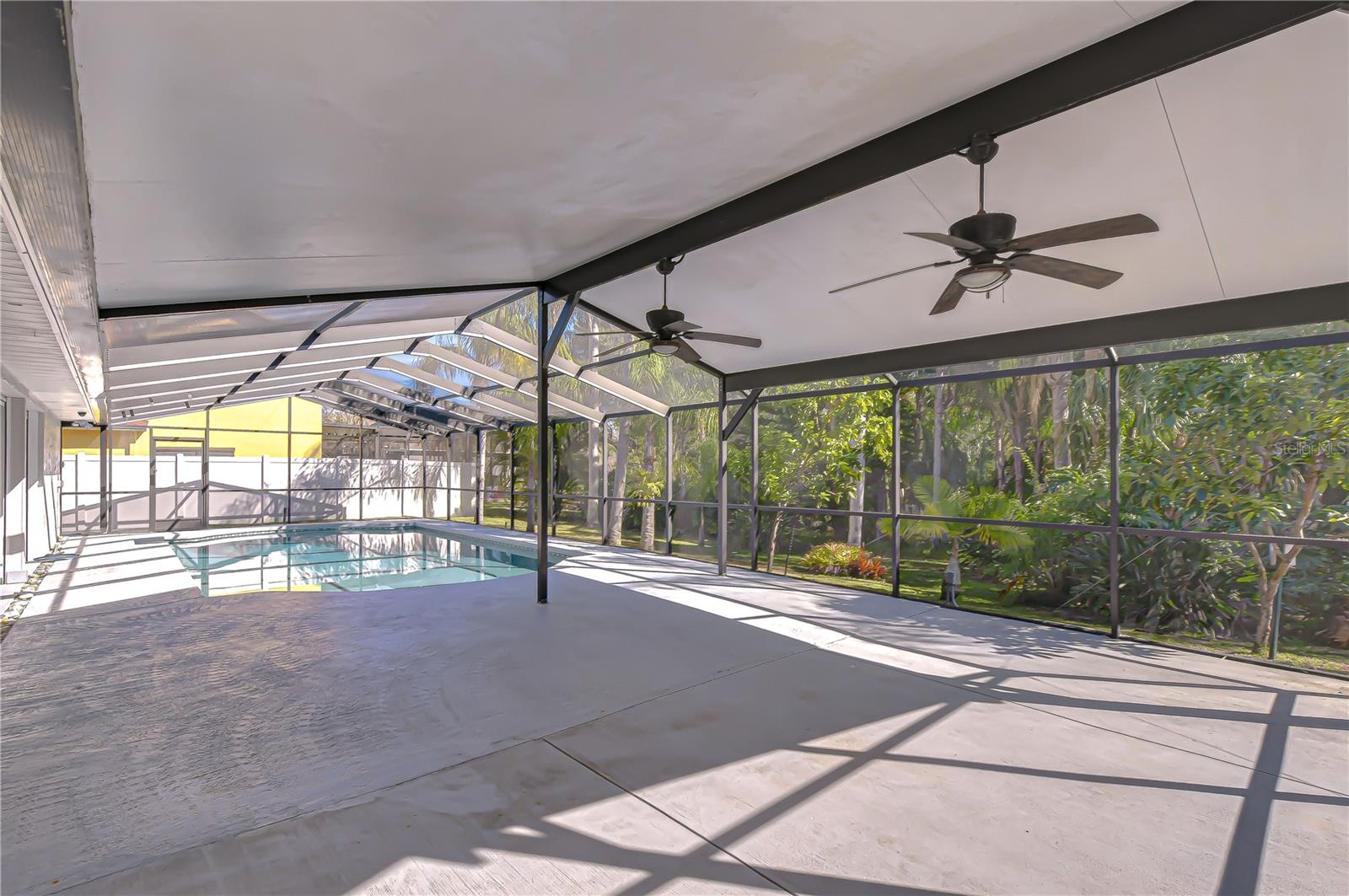 oversized covered lanai!