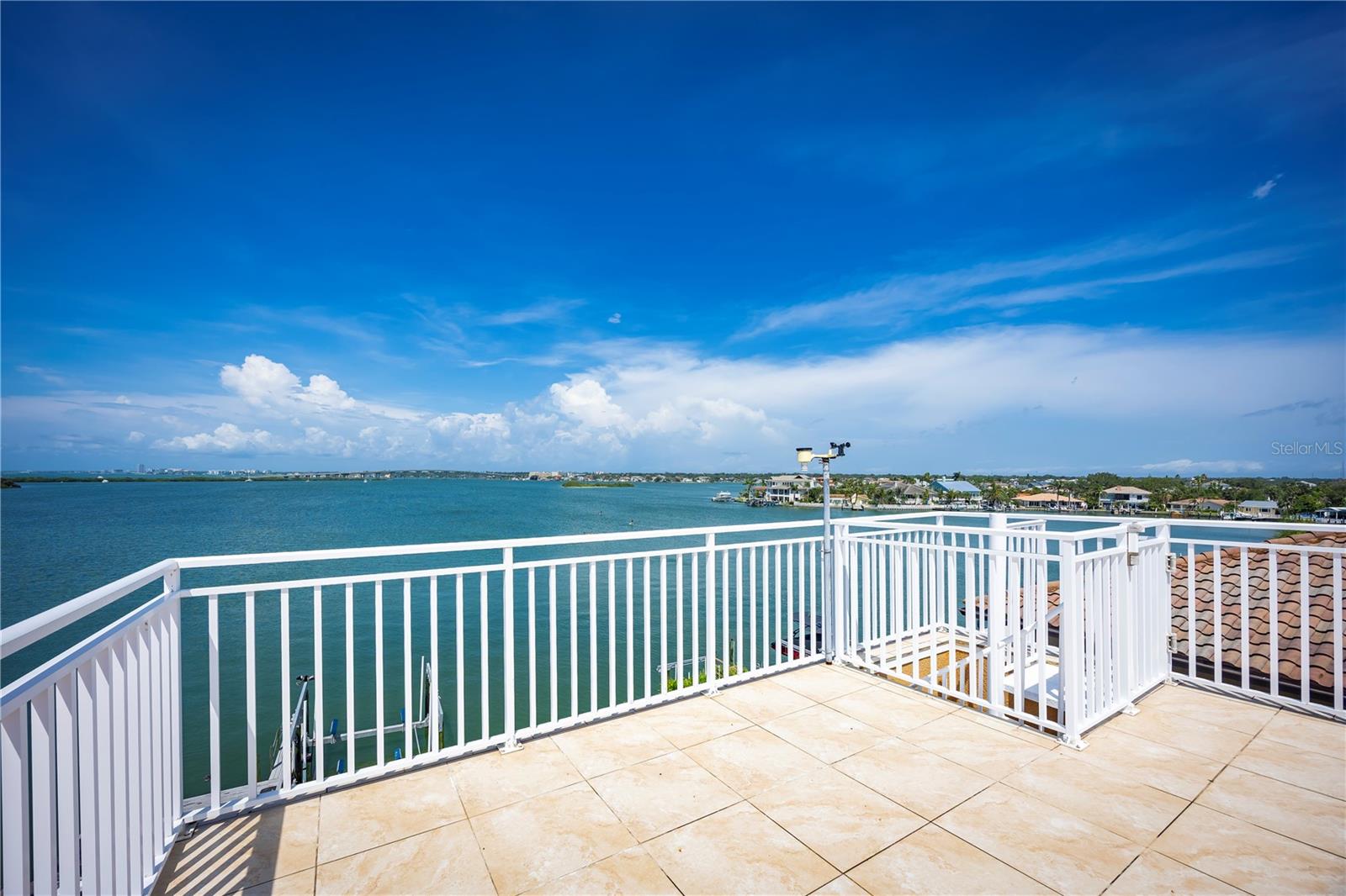 Rooftop Balcony with 180 degree view of Intracoastal and Gulf