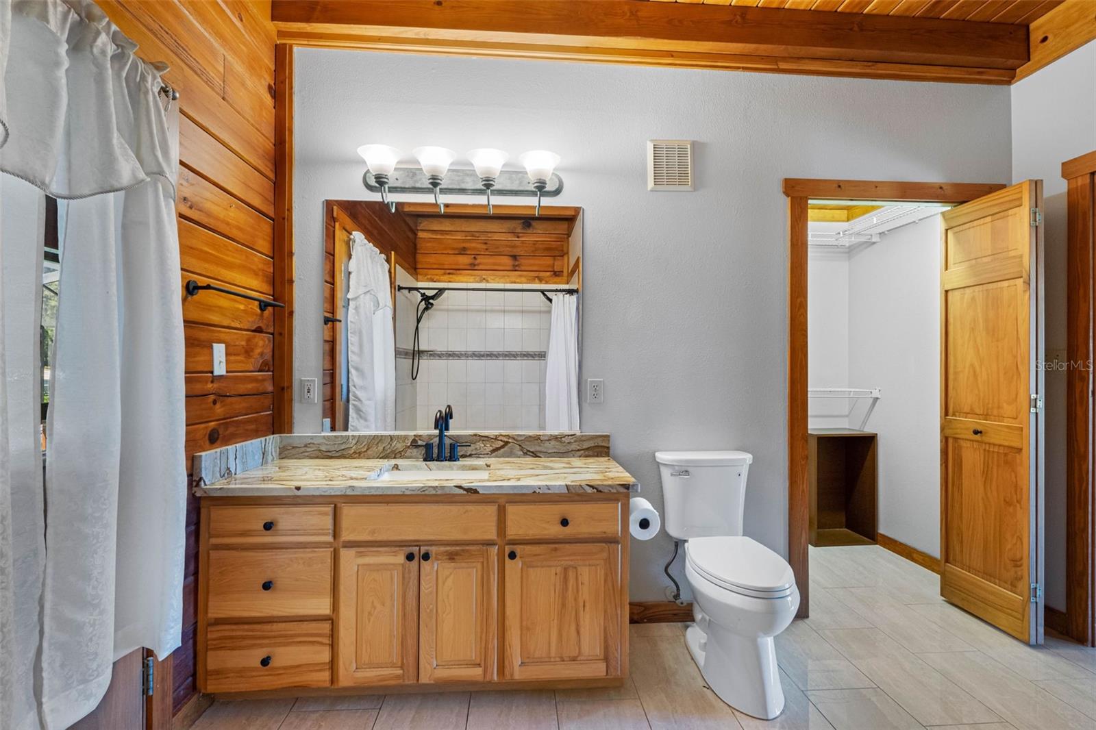 Primary Bathroom - 2nd floor