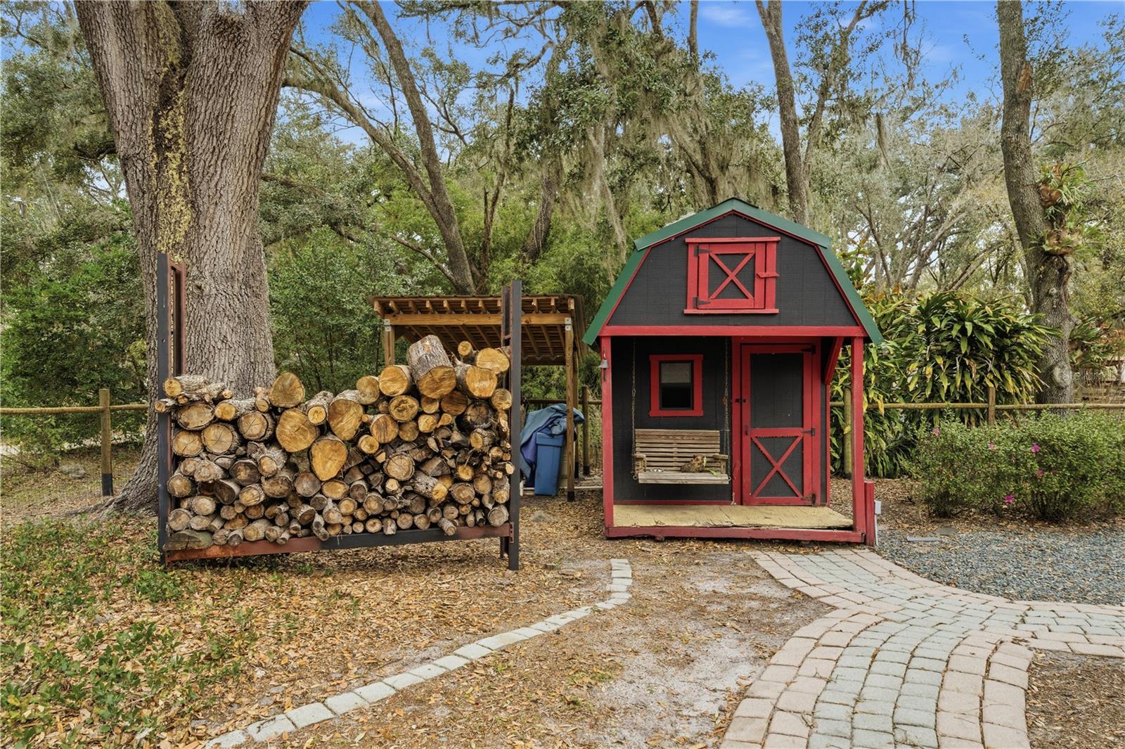 Shed / tack room