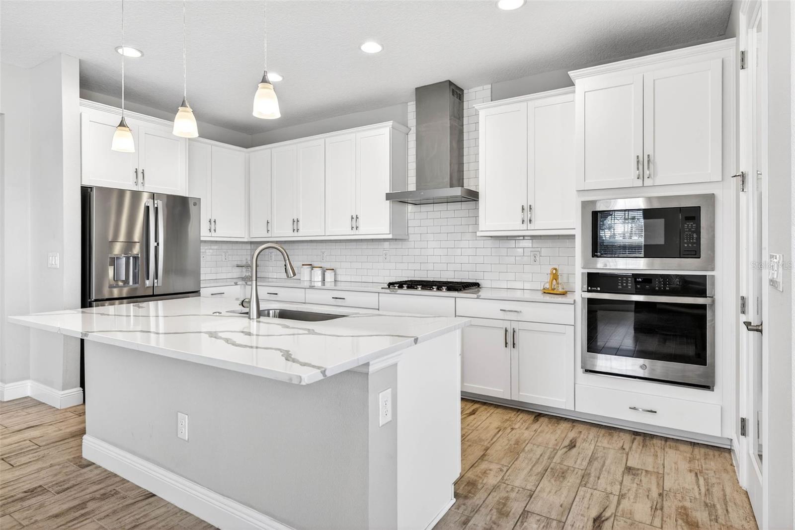 Built-in oven and microwave