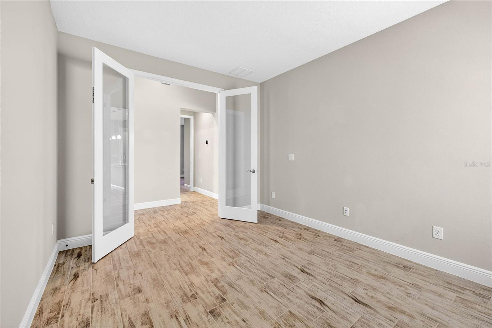 Office/den/flex room