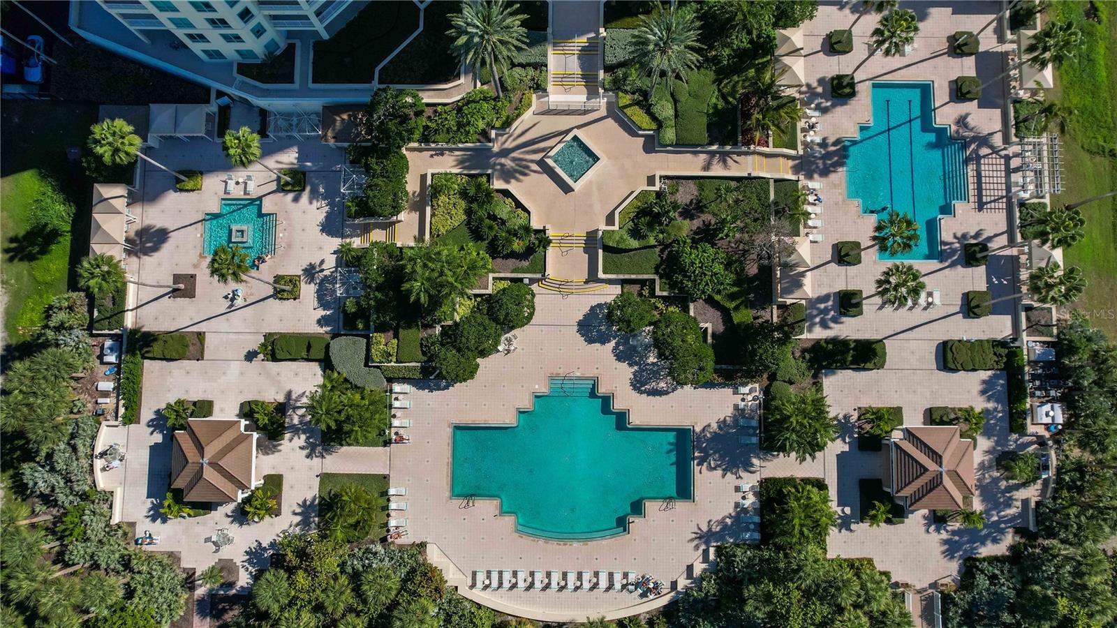 Gorgeous resort with two heated pools and a huge heated spa.