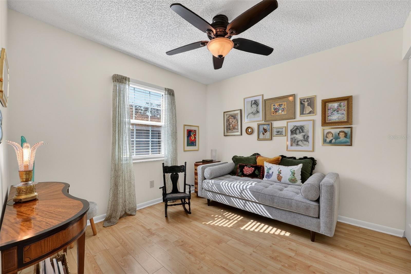 Guest/2nd bedroom, can also be used as an office