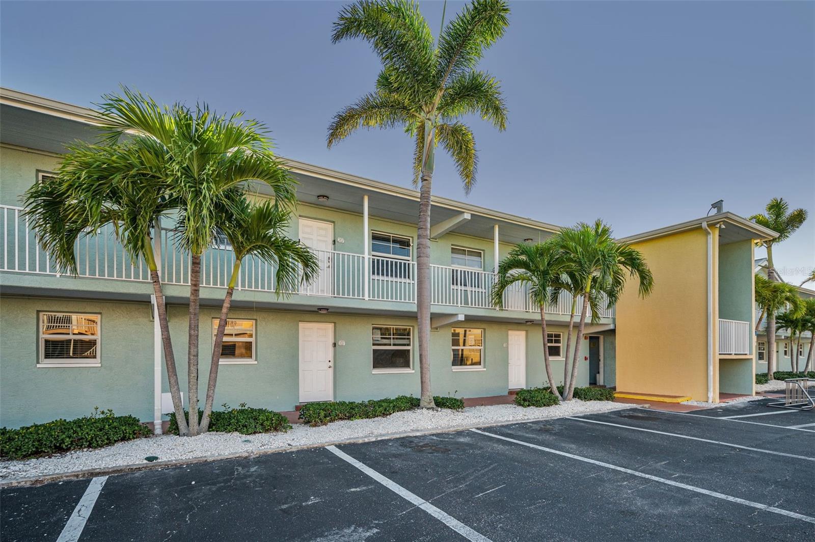 BUILDING F19417 Gulf Blvd, Unit F207, Indian Shores, FL 33785