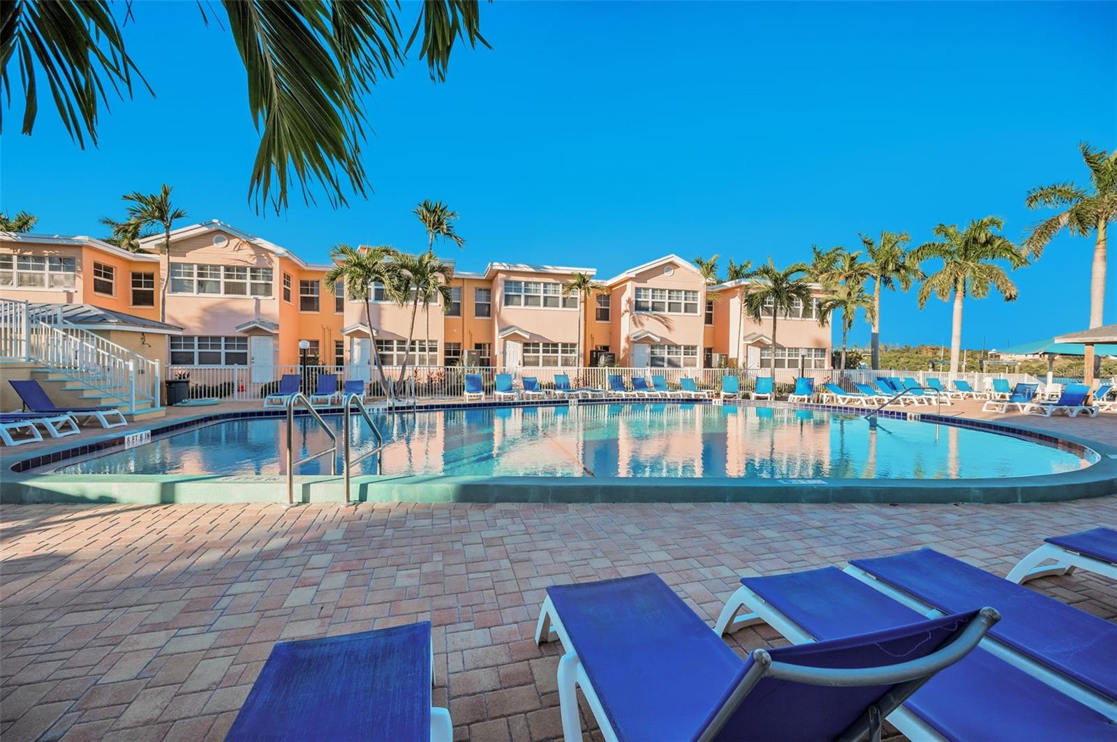 INDIAN SHORES, FL19417 Gulf Blvd, Unit F207, Indian Shores, FL 33785