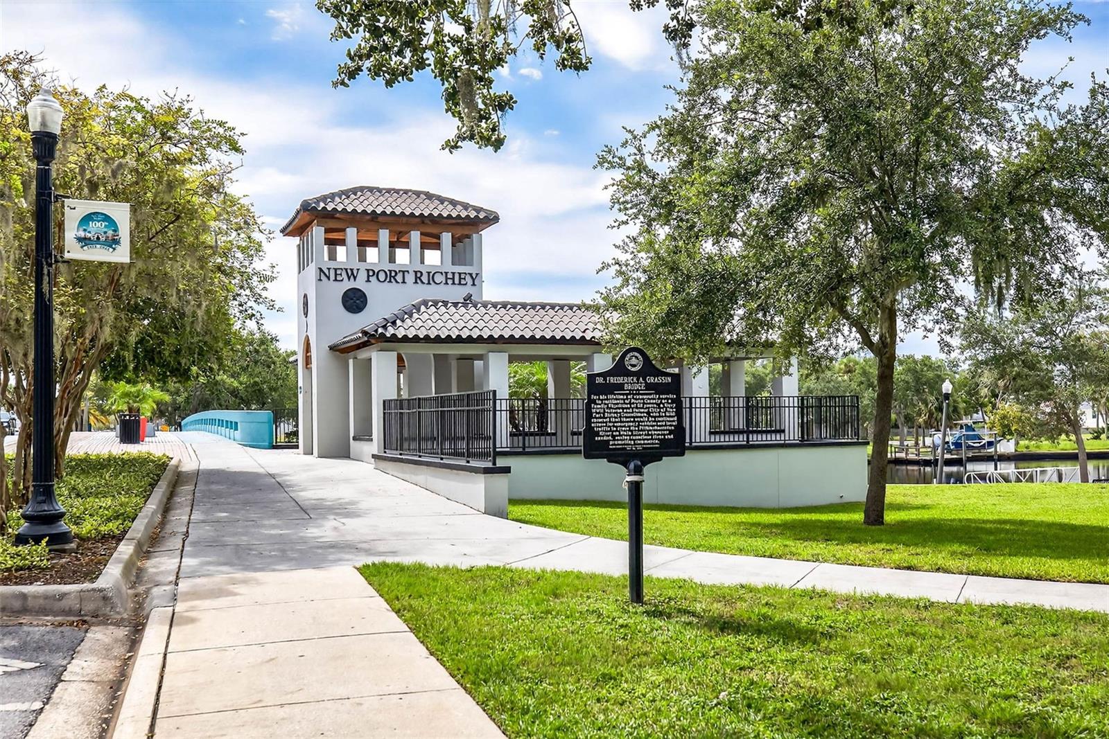 Live close to a public boat ramp for easy water access