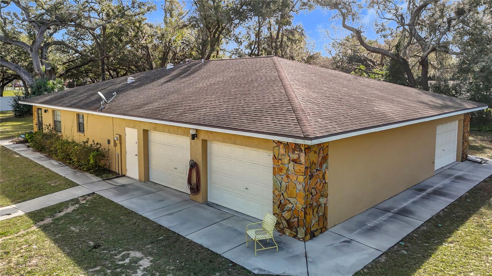 501 Telfair4-6+car garage