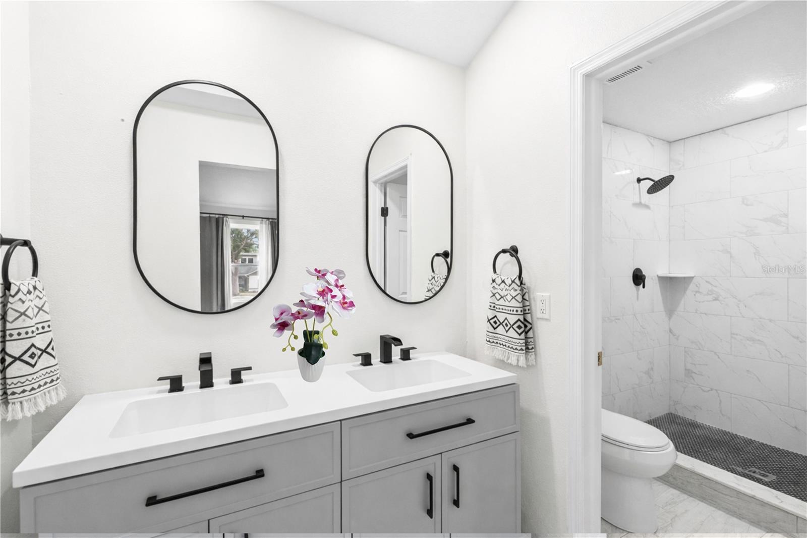 Primary Bathroom w/ Dual Sinks