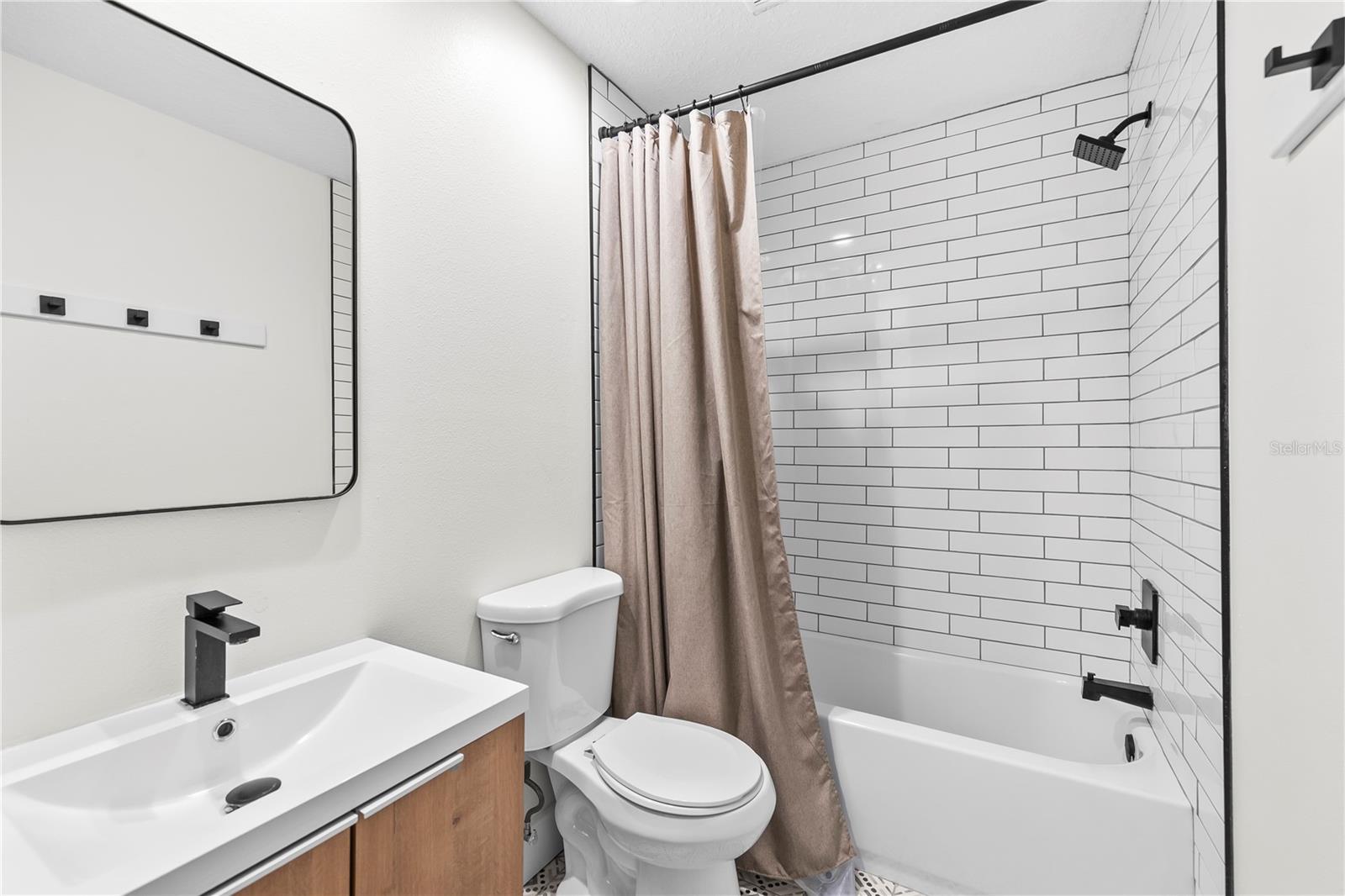 Full Bathroom Upstairs