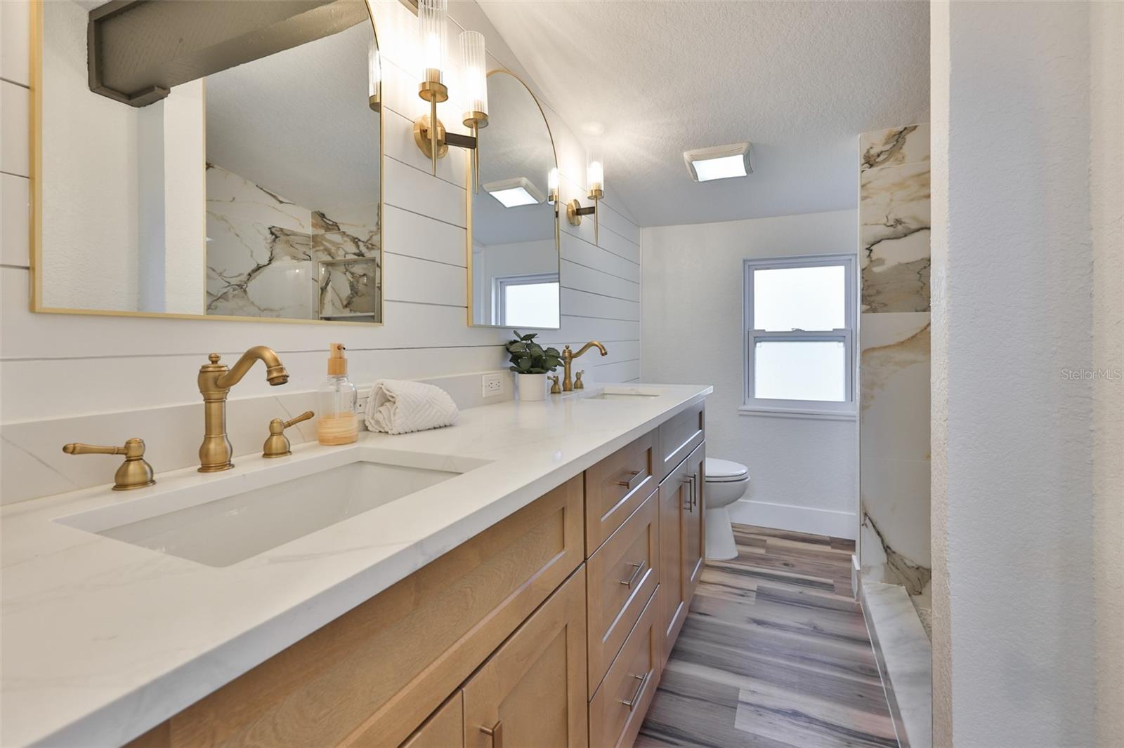 18711 Red Bird Ln - 2nd Floor Bath