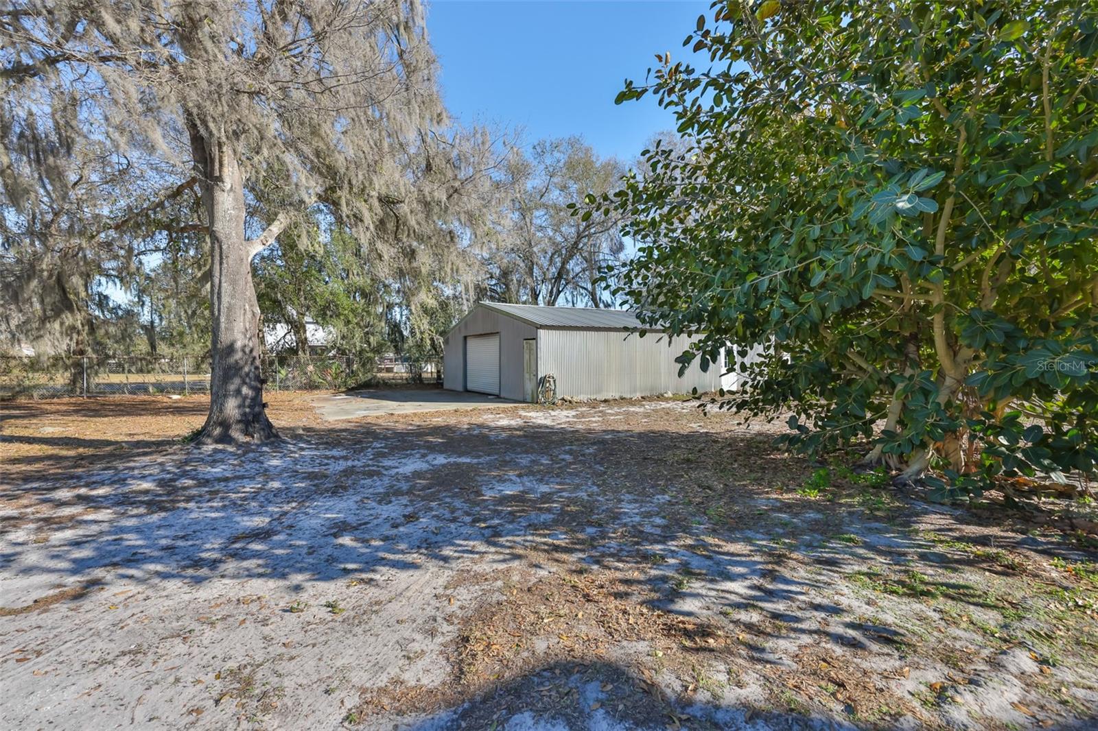 18711 Red Bird Ln - Barn