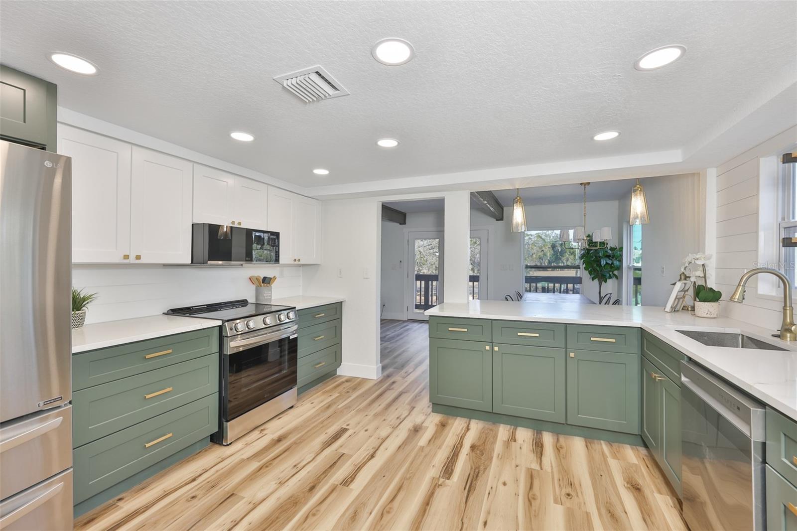 18711 Red Bird Ln - Kitchen