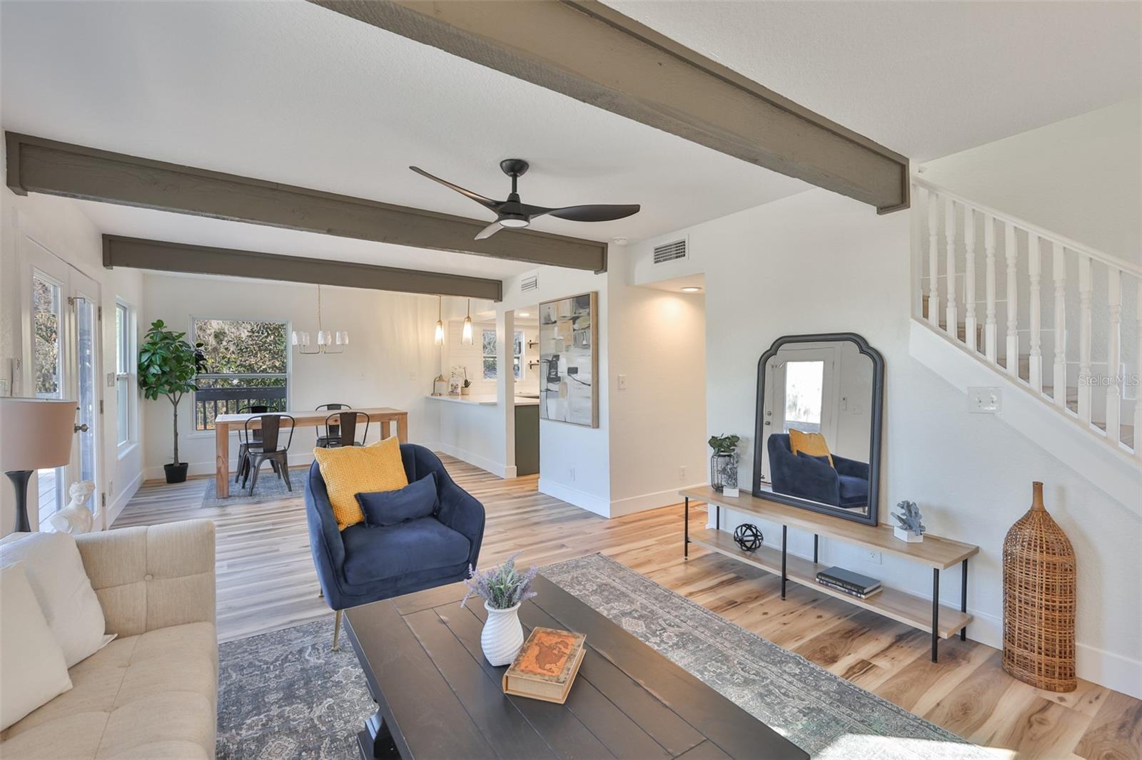 18711 Red Bird Ln - Living Area