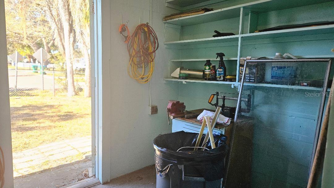 LAUNDRY/UTILITY ROOM