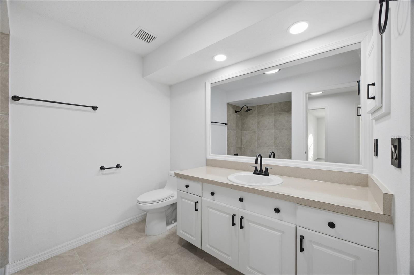 another huge bathroom