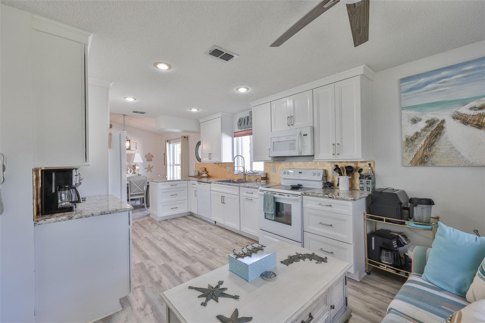 Looking into the kitchen from the lanai