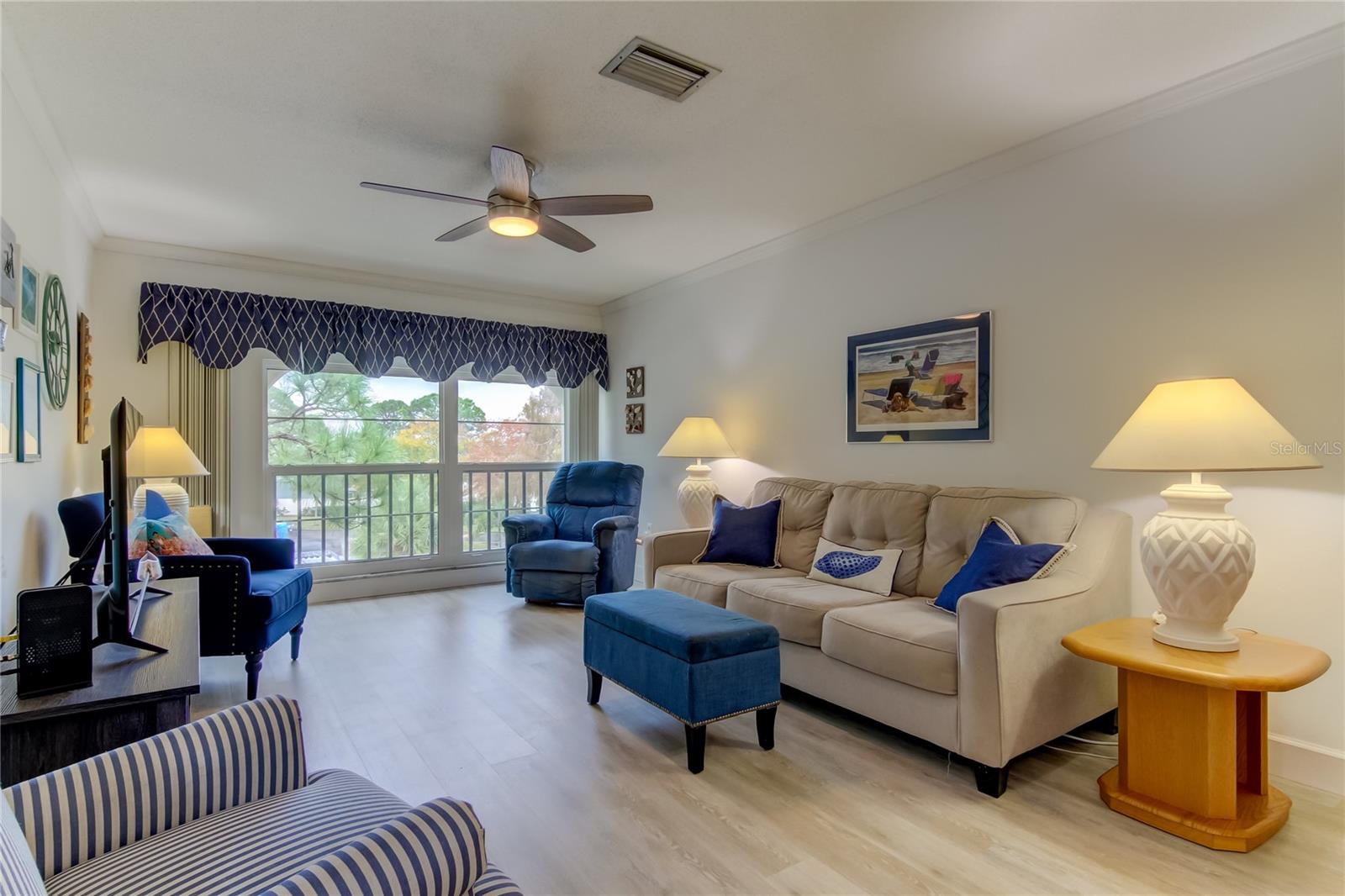 20. Living Area is Expansive! (24.11' x 12.4')