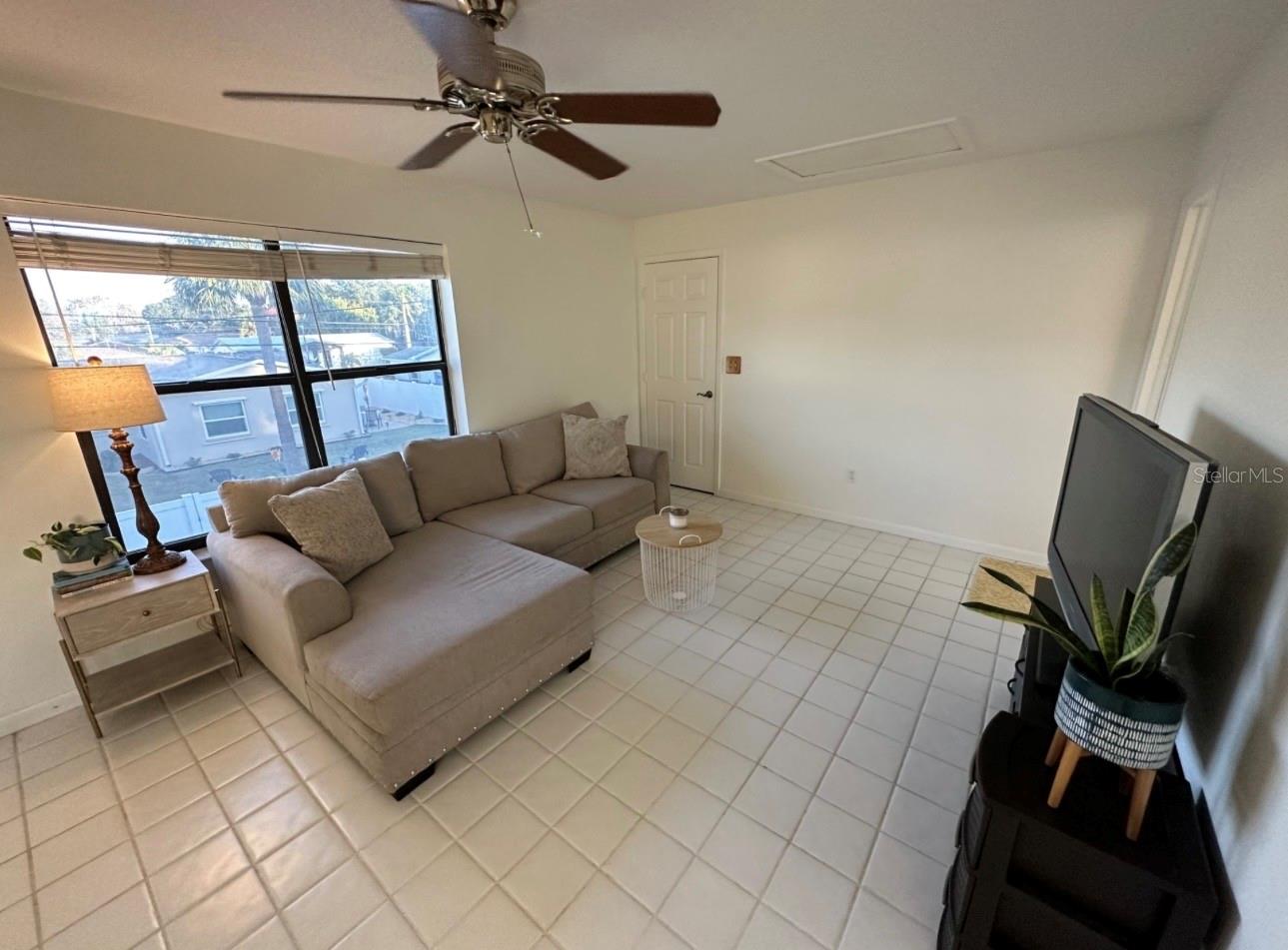 4th Bedroom (2nd Floor Primary Bedroom)