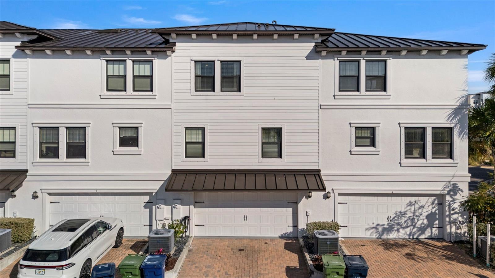 One of the only units in the complex with the overhang!