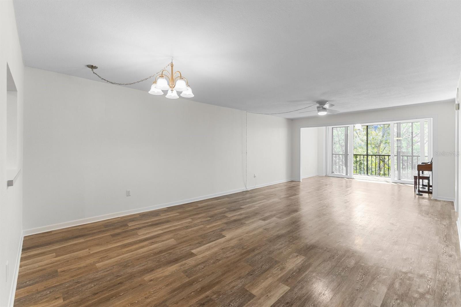 AmLe dining space open to living room