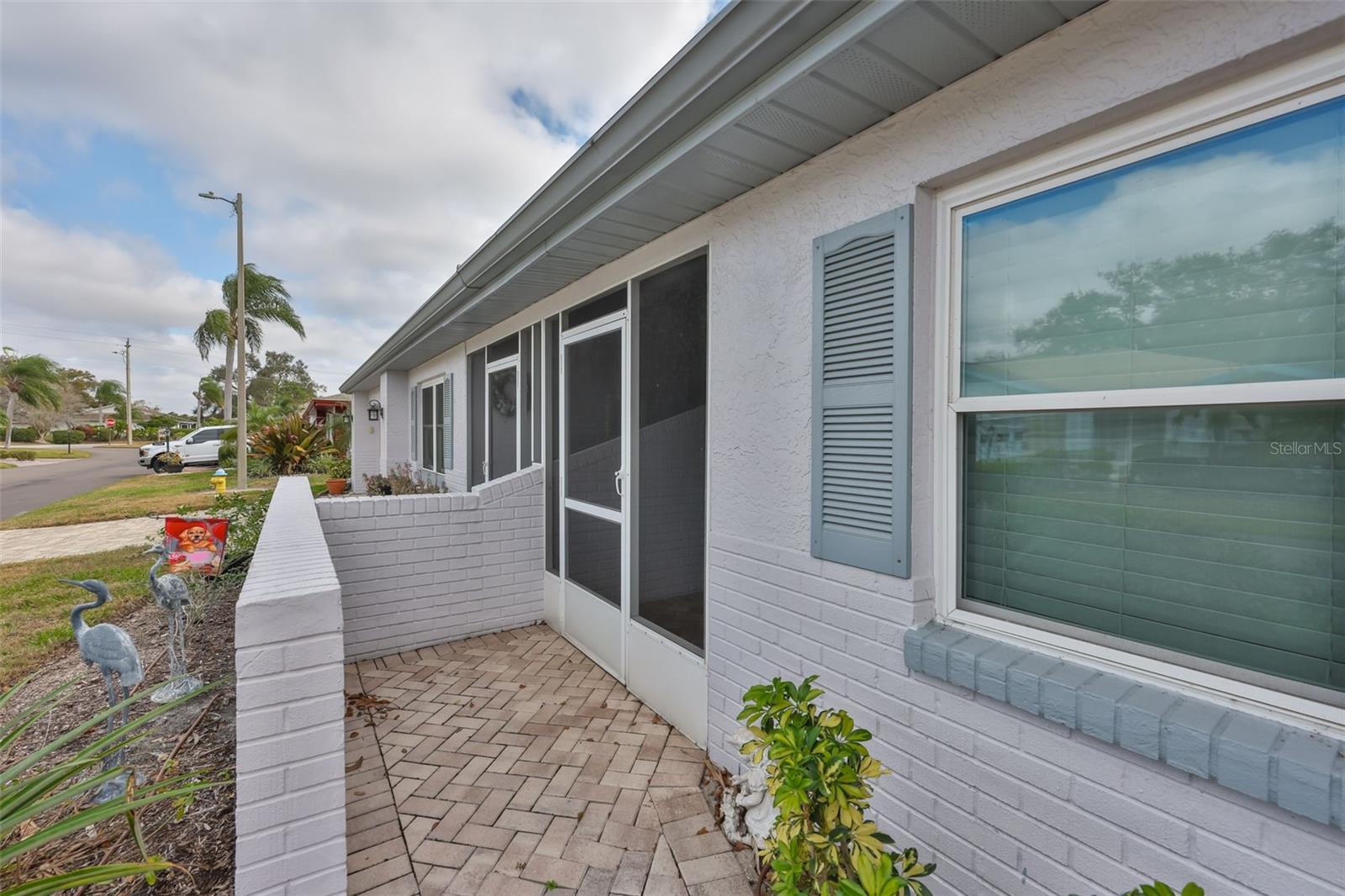 Bright walkway into your home!