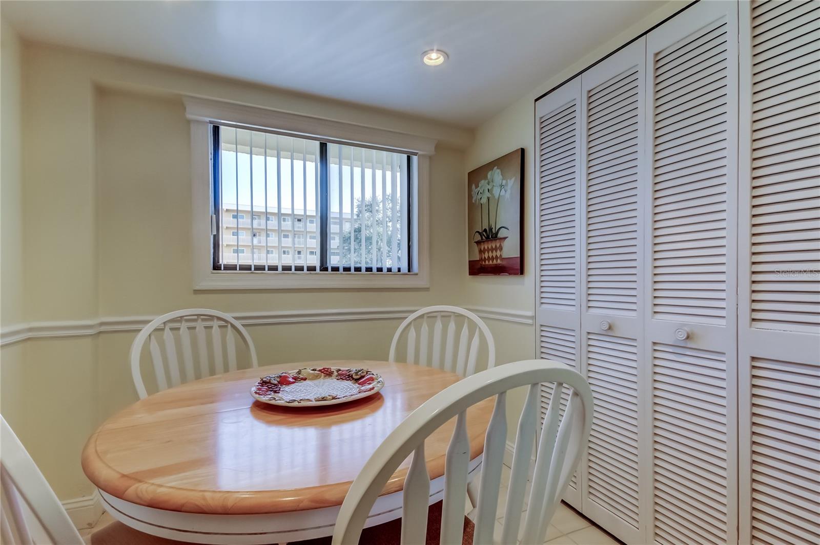 Eat In Kitchen table