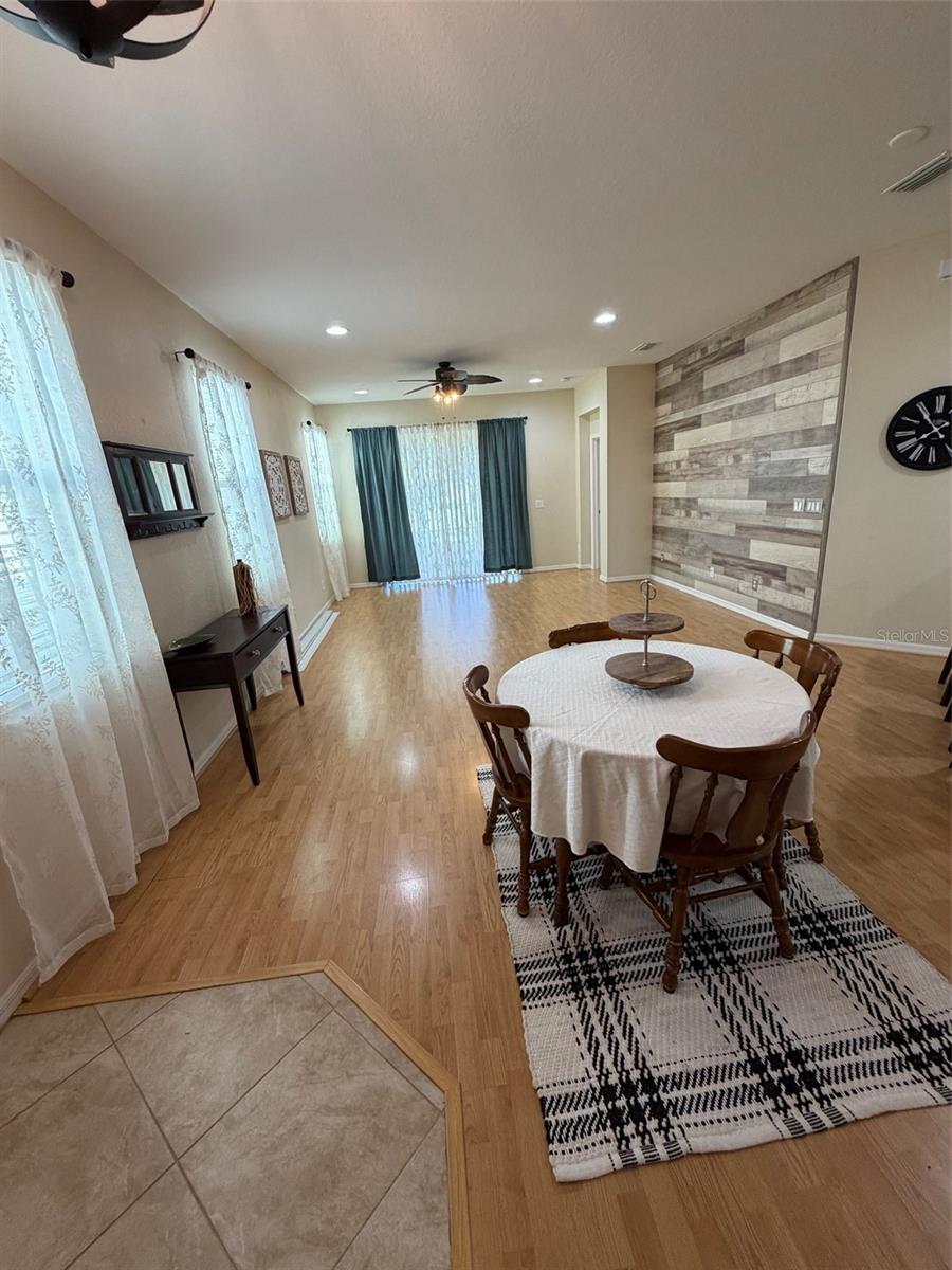 livingroom dinning room combo