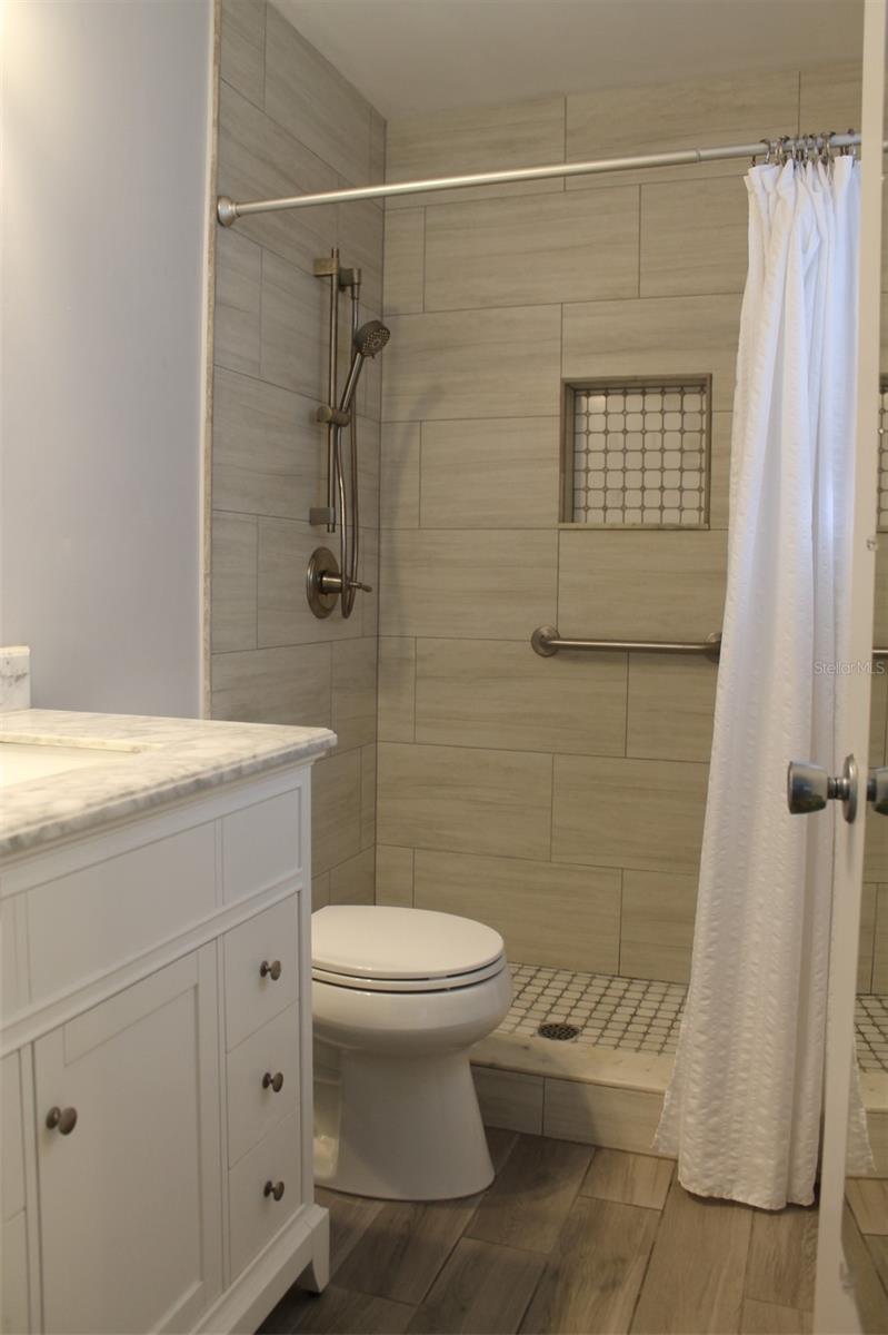 Updated Primary Ensuite Bathroom