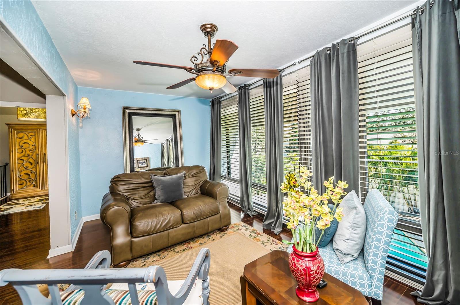 Spacious ensuite sitting room