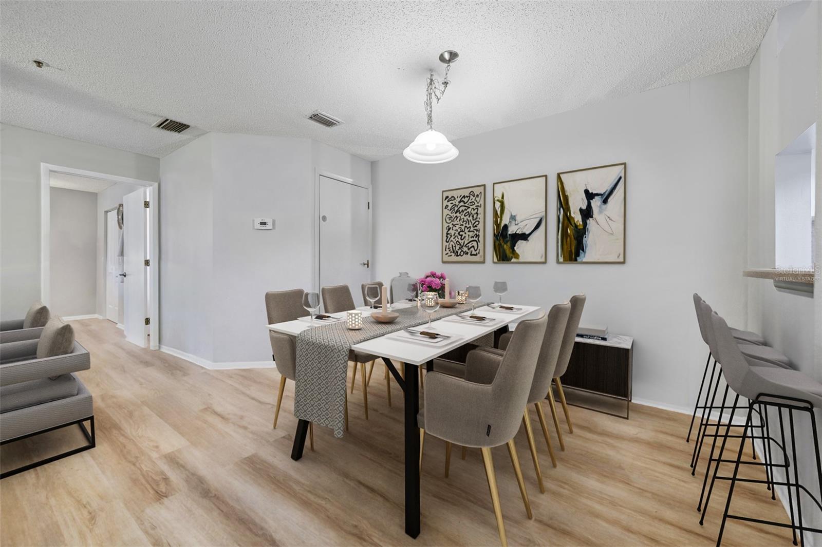 Virtually staged - Dining area