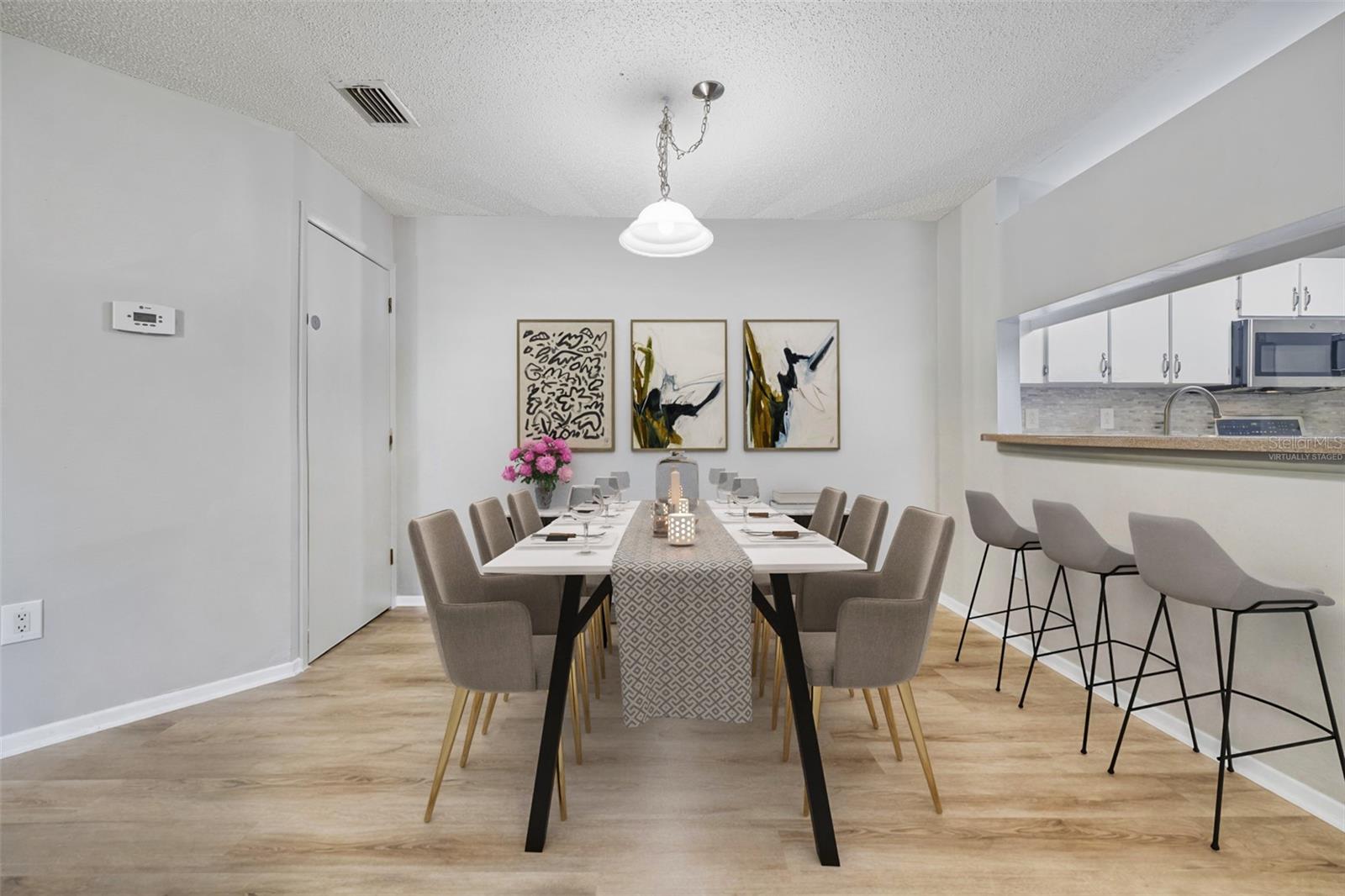 Virtually staged - Dining area