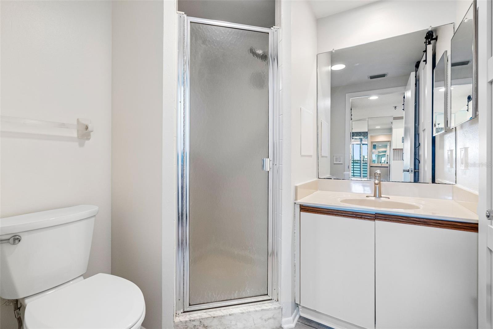 2nd full bath in this one bedroom condol