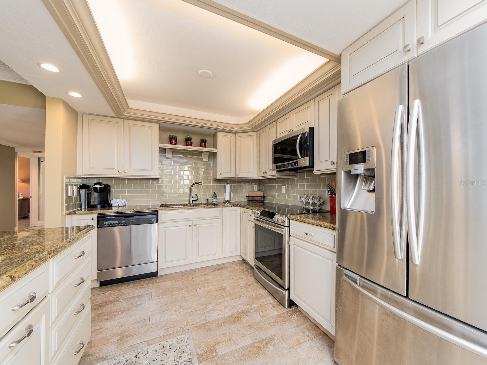 GRANITE COUNTERTOPS, NEW APPLIANCES