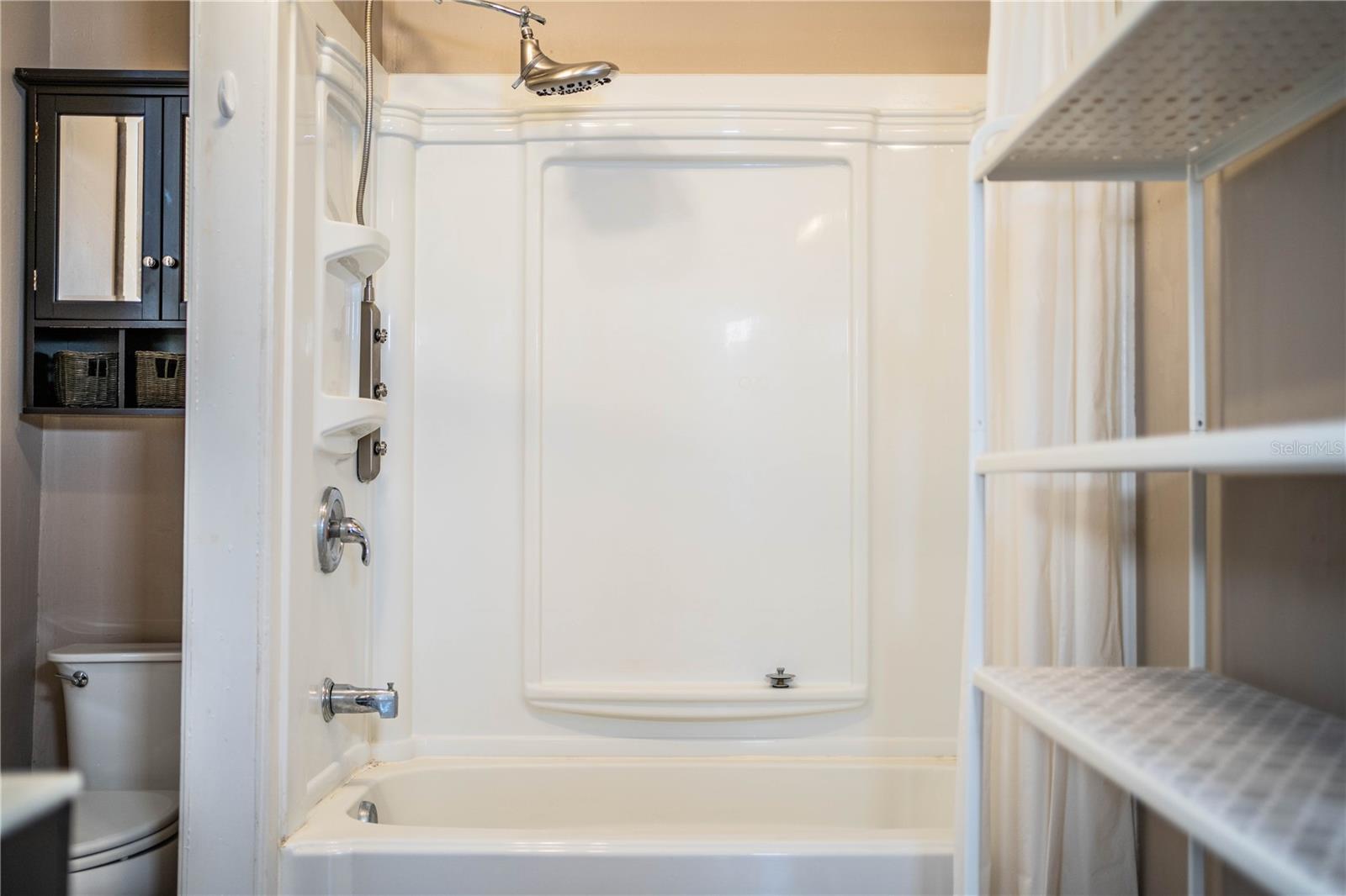 HOUSE - PRIMARY BATH