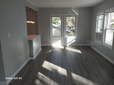 UNIT 3 - LIVING ROOM 3