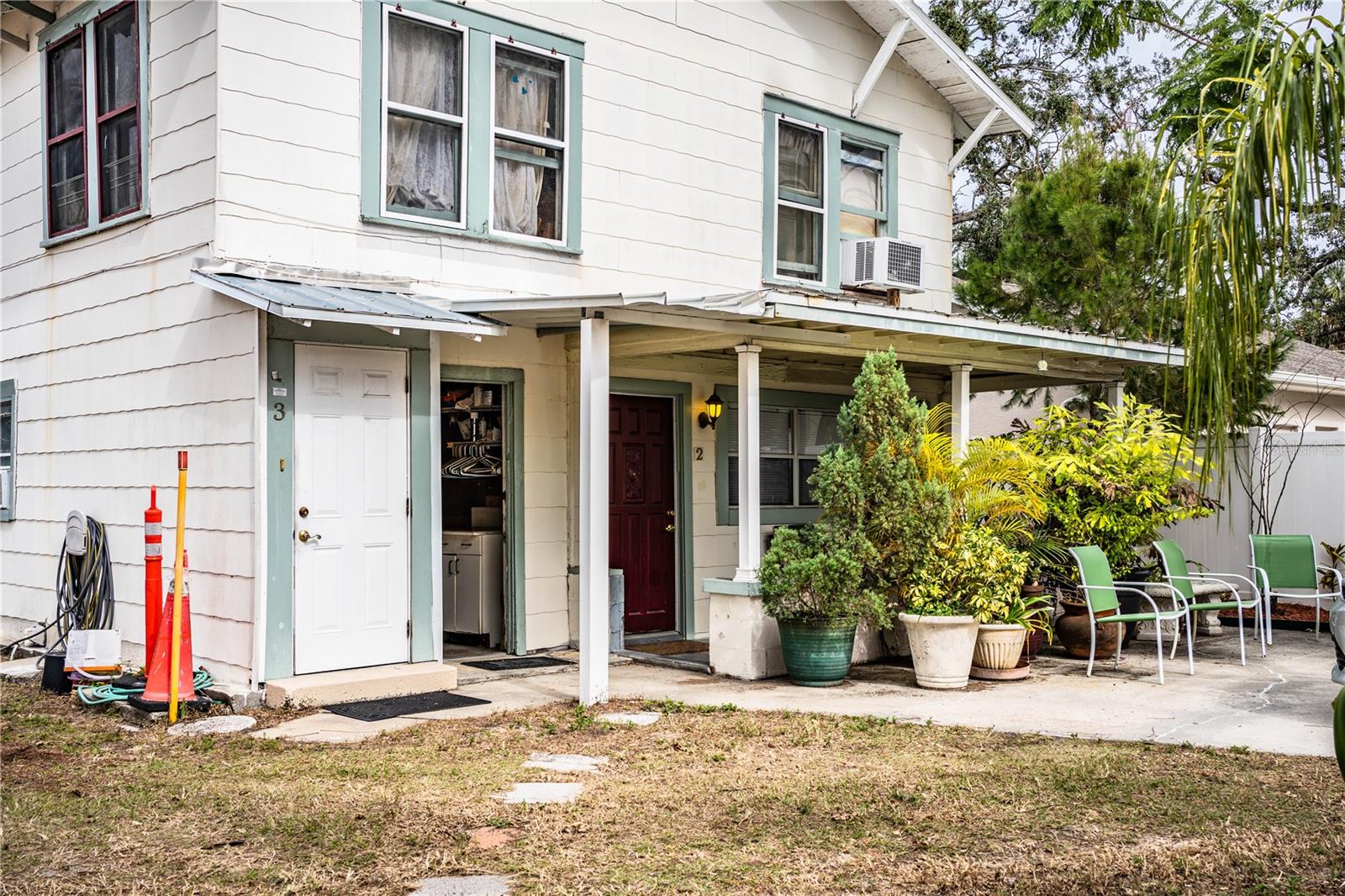 DETACHED APARTMENT BUILDING - UNIT 2 & 3