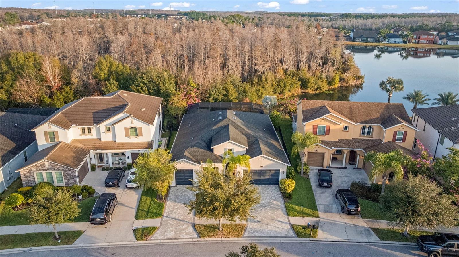 Premium conservation and waterfront lot