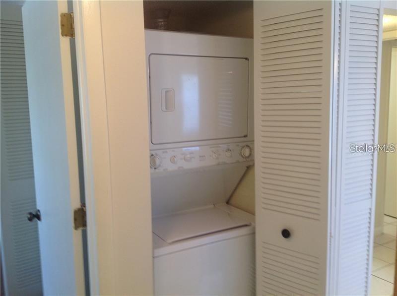 Stackable washer/dryer in the condo
