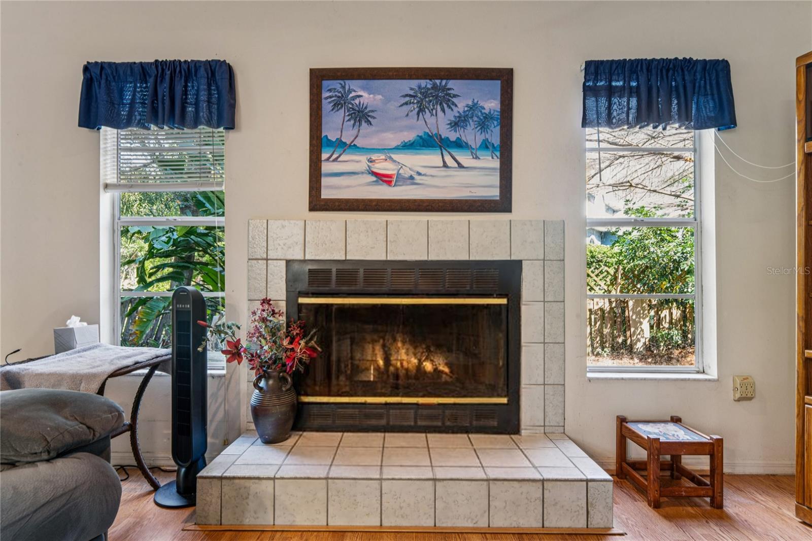 FIREPLACE IN FAMILY ROOM