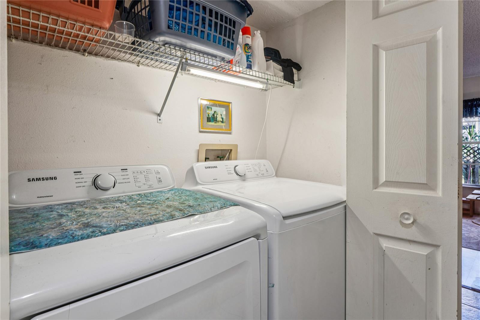 LAUNDRY CLOSET
