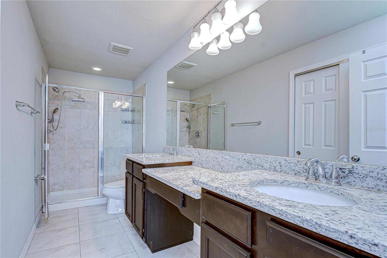 Private en-suite bathroom!